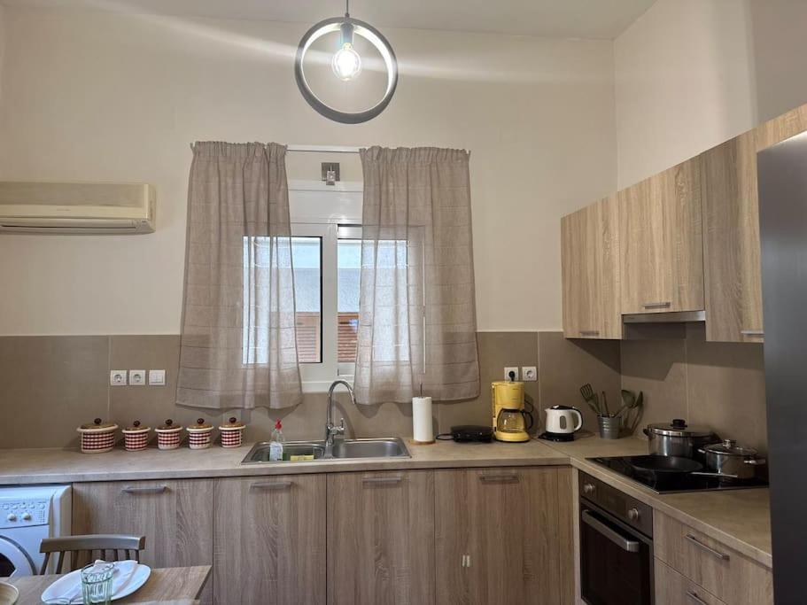 Comfortable 2 Bed Apt 5 Mins/Nafplio 10 Mins/Beach公寓 外观 照片